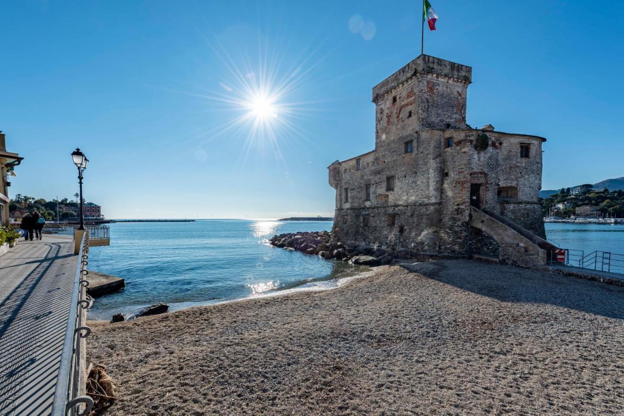 Alla Casa Rosa Al Mare- Centrale A Di Fronte Al Mare- Emozionante- Garage Privato Gratuito A 800 Mt- Aria Condizionata-Wifi Rapallo Buitenkant foto