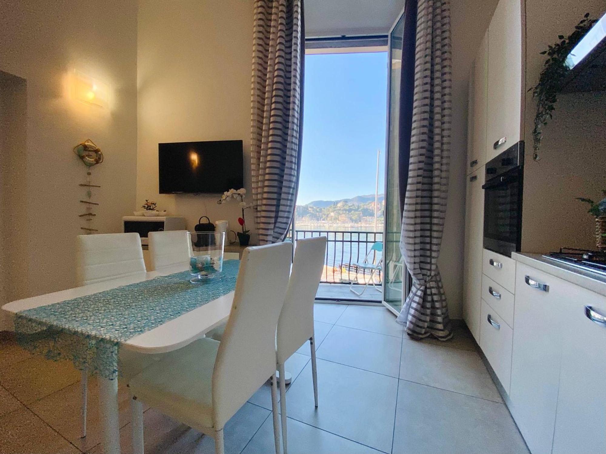 Alla Casa Rosa Al Mare- Centrale A Di Fronte Al Mare- Emozionante- Garage Privato Gratuito A 800 Mt- Aria Condizionata-Wifi Rapallo Buitenkant foto