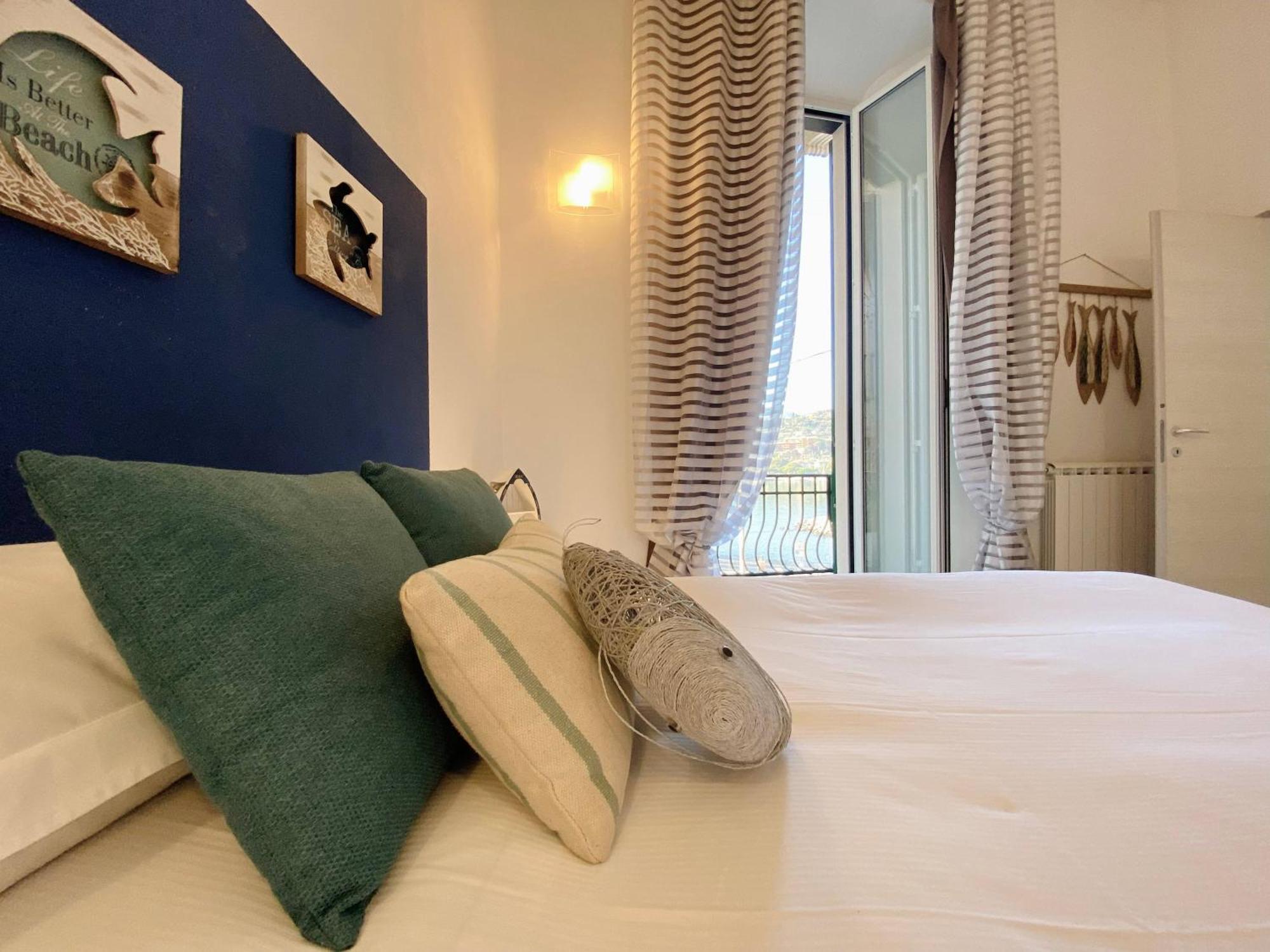 Alla Casa Rosa Al Mare- Centrale A Di Fronte Al Mare- Emozionante- Garage Privato Gratuito A 800 Mt- Aria Condizionata-Wifi Rapallo Buitenkant foto