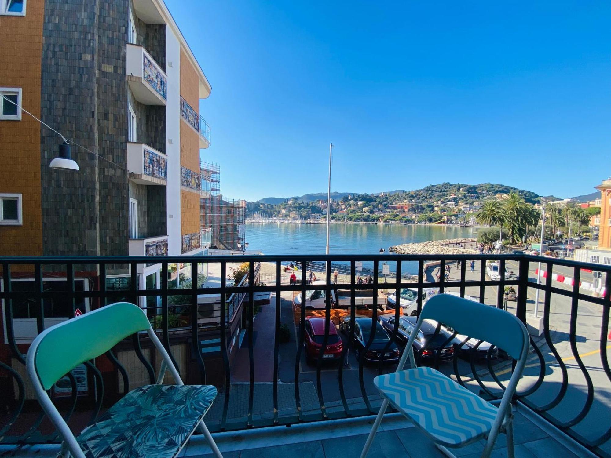 Alla Casa Rosa Al Mare- Centrale A Di Fronte Al Mare- Emozionante- Garage Privato Gratuito A 800 Mt- Aria Condizionata-Wifi Rapallo Buitenkant foto